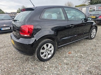 Used Volkswagen Polo 2010 for sale - 76483236: Photo