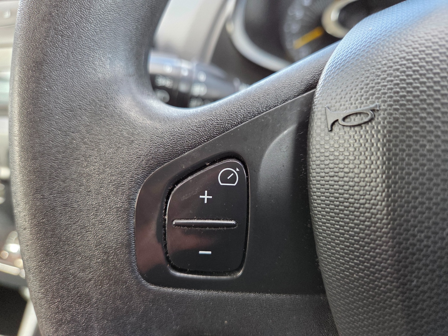 Used Renault Clio 2014 for sale - 76418082: Photo 15