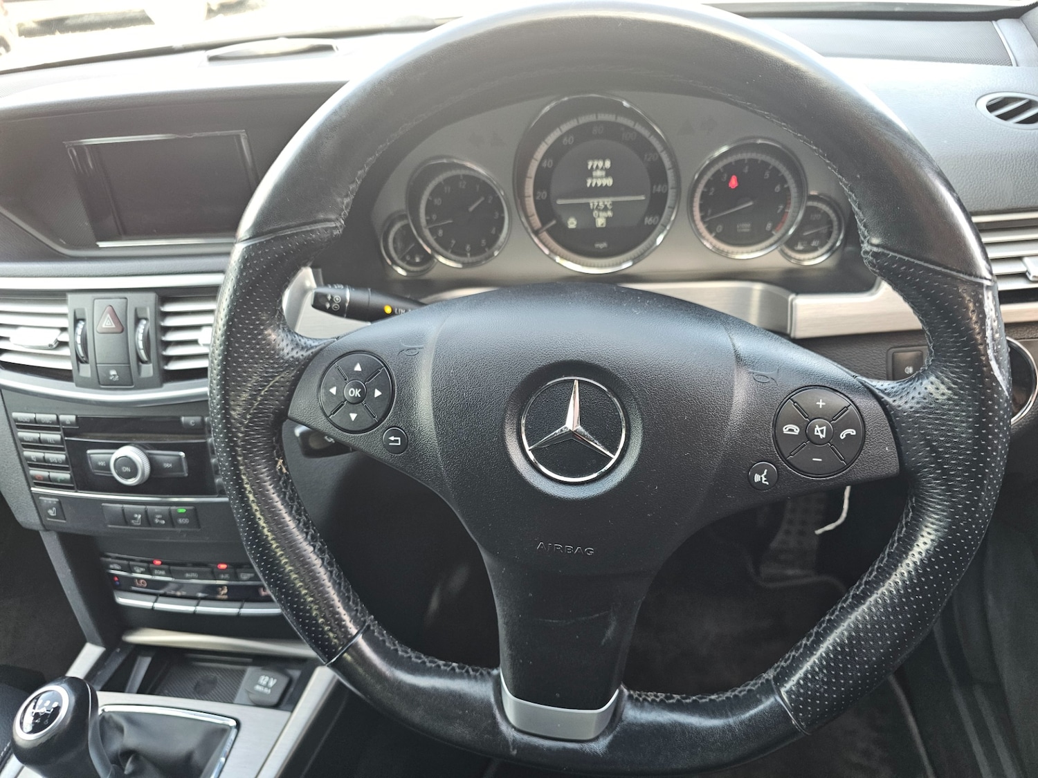 Used Mercedes-Benz E Class 2011 for sale - 74872873: Photo 12