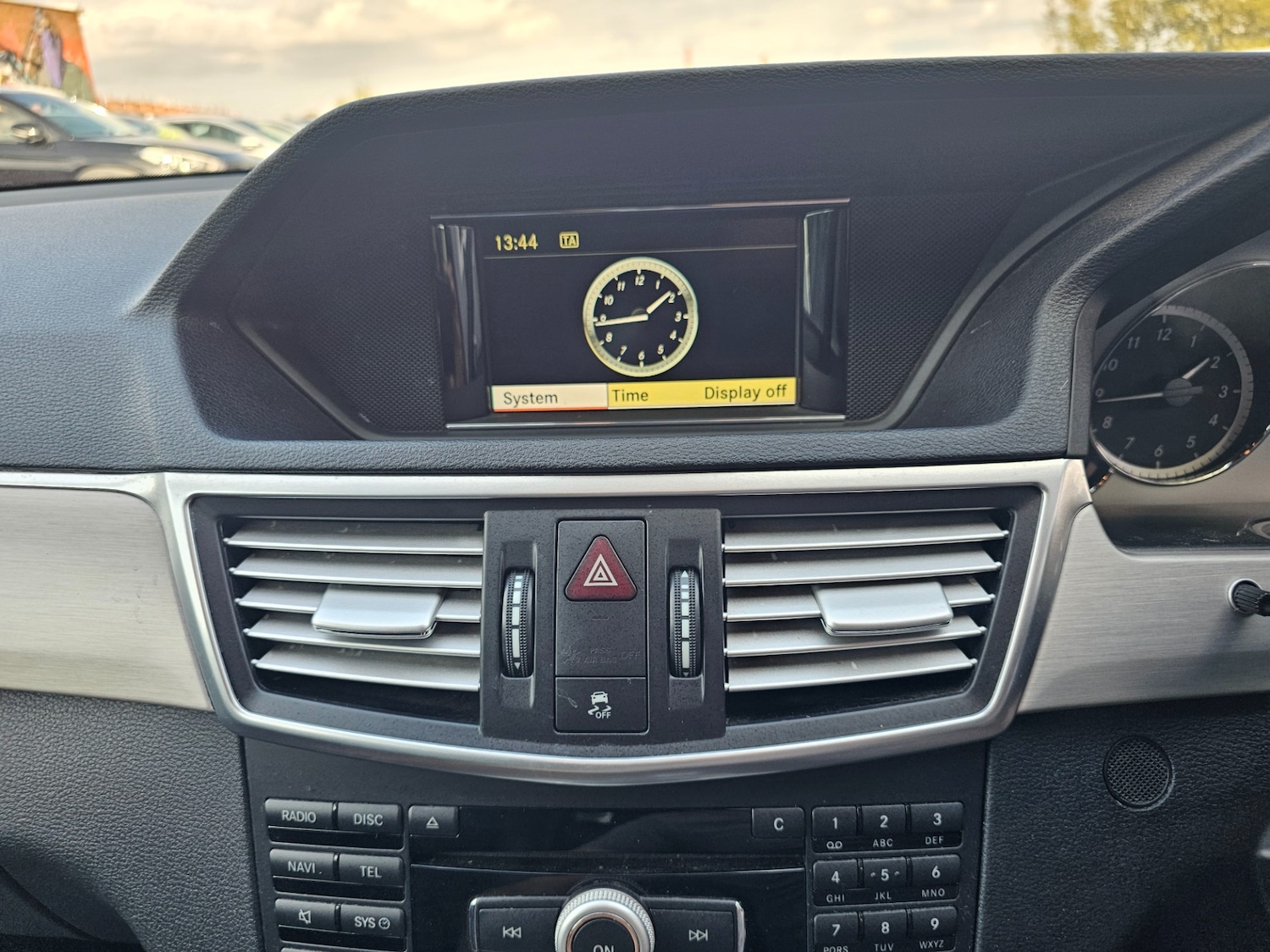 Used Mercedes-Benz E Class 2011 for sale - 74872873: Photo 17