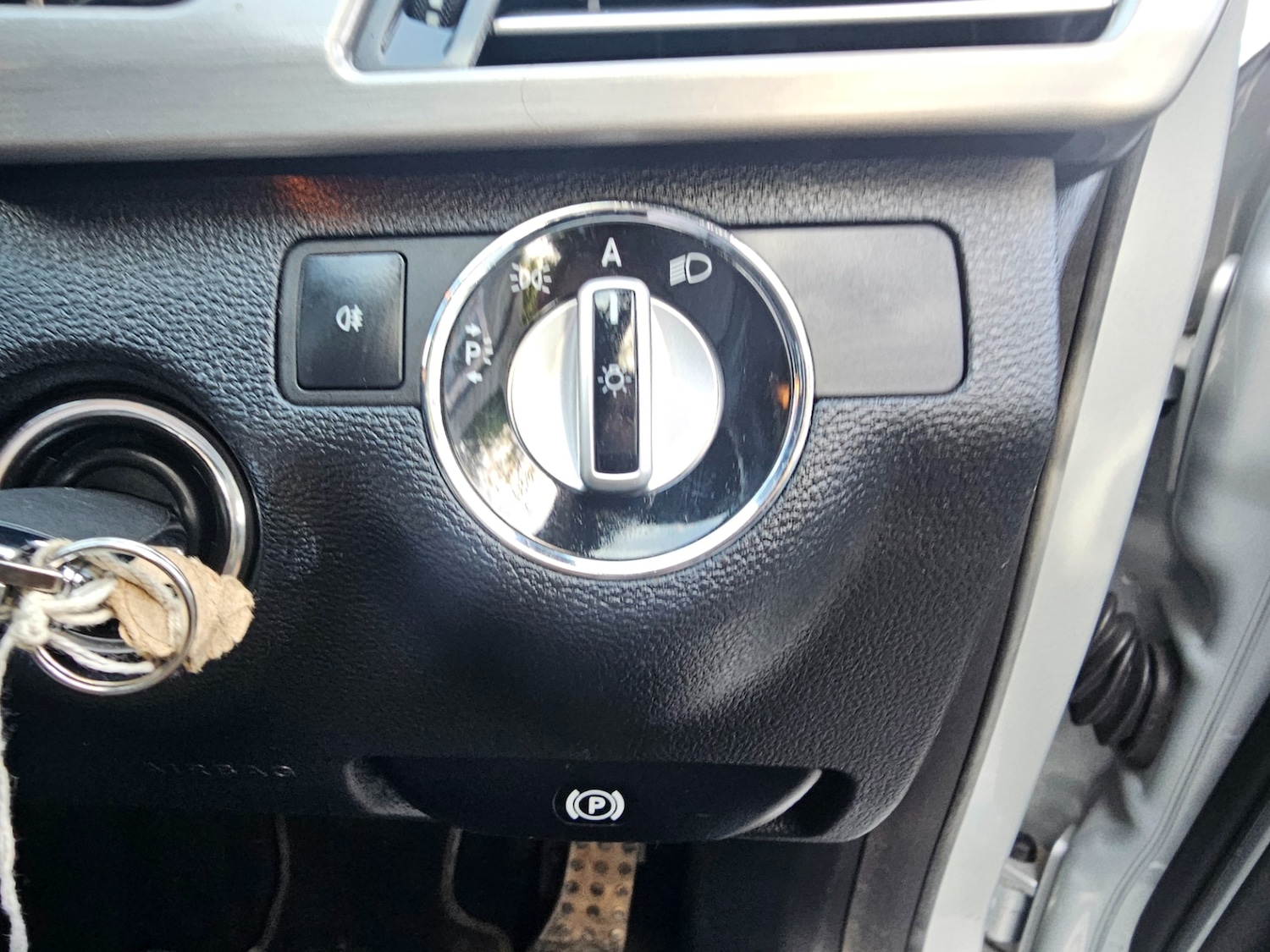 Used Mercedes-Benz E Class 2011 for sale - 74872873: Photo 24