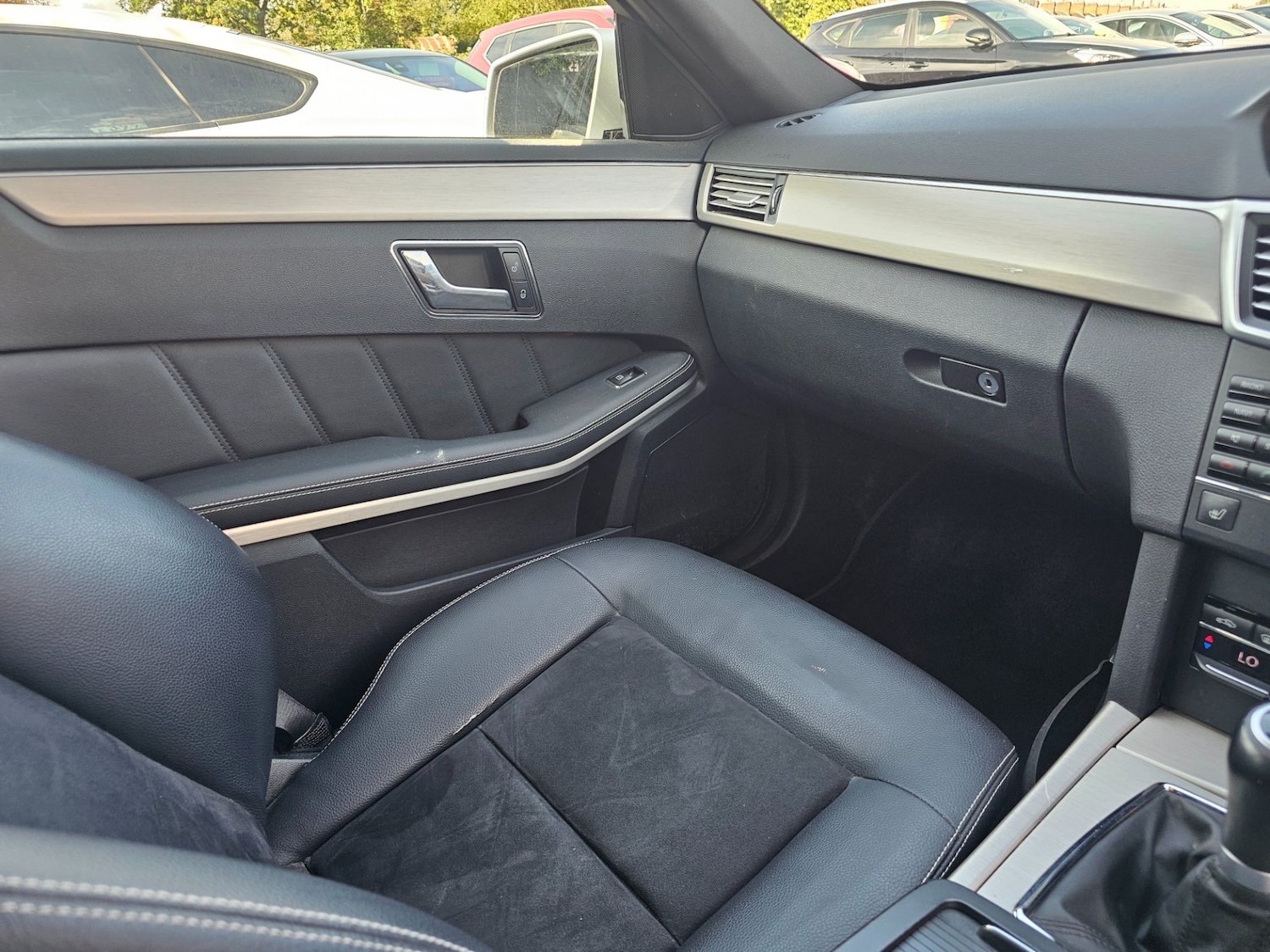 Used Mercedes-Benz E Class 2011 for sale - 74872873: Photo 25
