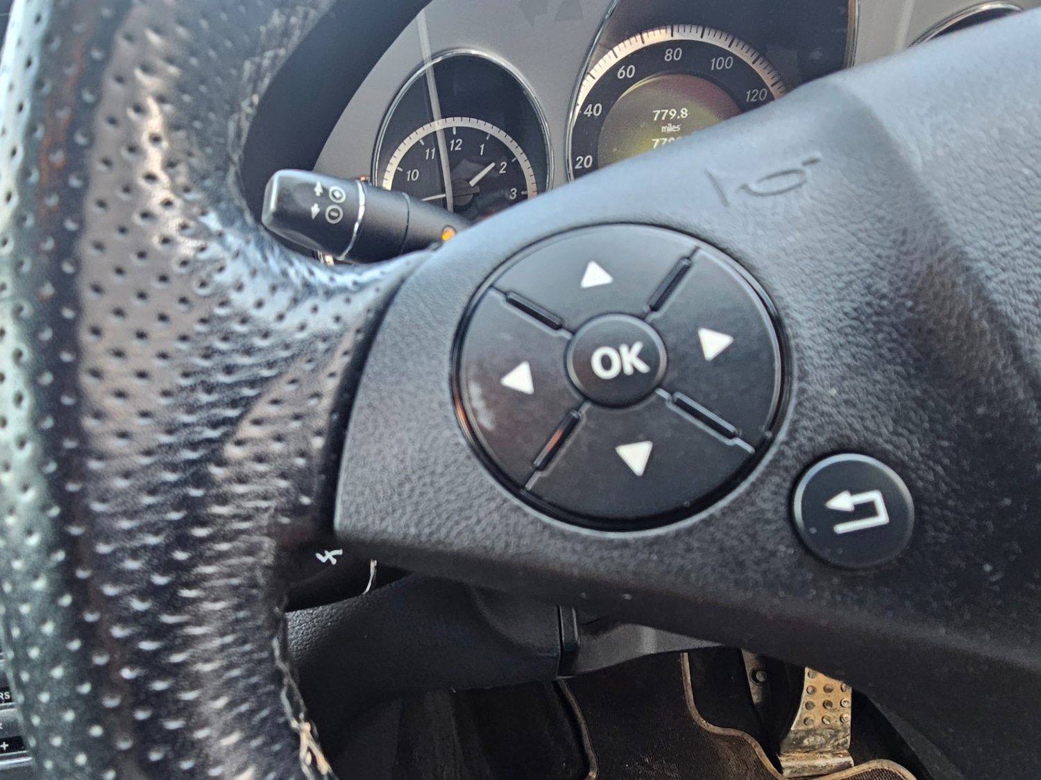 Used Mercedes-Benz E Class 2011 for sale - 74872873: Photo 27