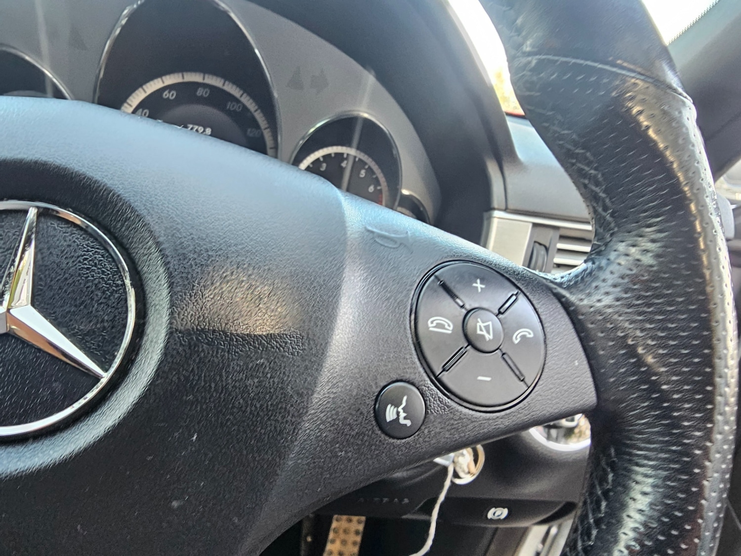 Used Mercedes-Benz E Class 2011 for sale - 74872873: Photo 28