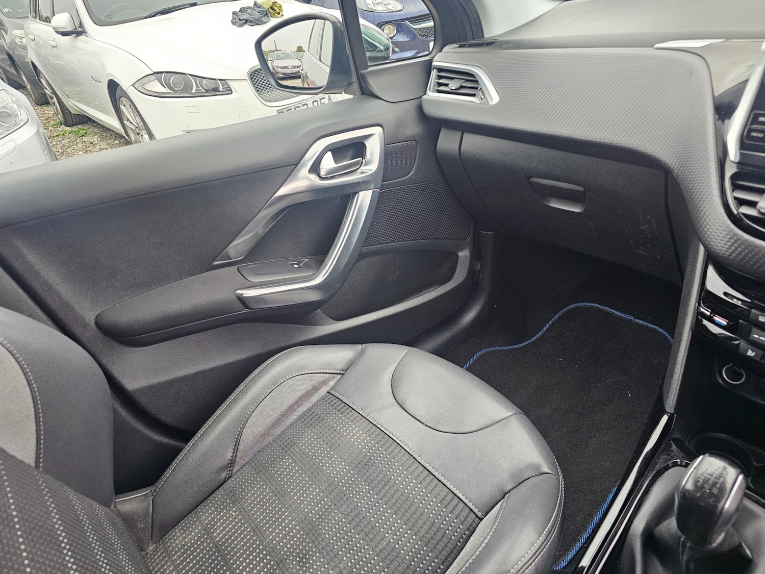 Used Peugeot 2008 2015 for sale - 75736569: Photo 14