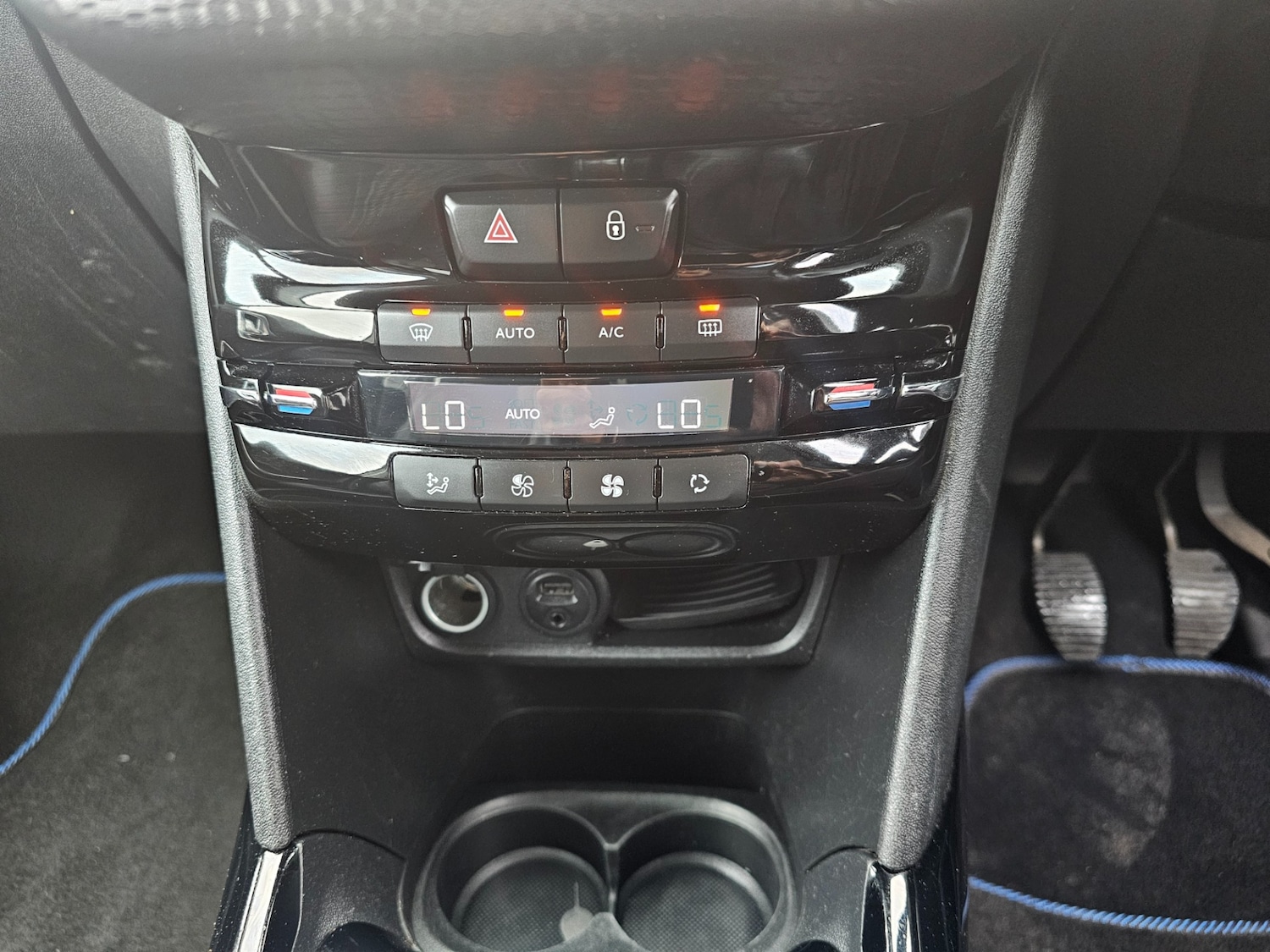 Used Peugeot 2008 2015 for sale - 75736569: Photo 15