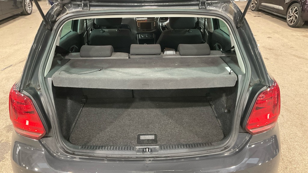 Used Volkswagen Polo 2016 for sale - 77643965: Photo 7