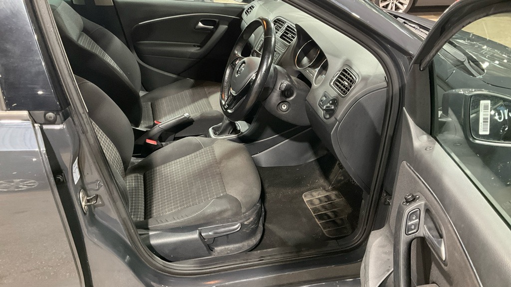 Used Volkswagen Polo 2016 for sale - 77643965: Photo 9