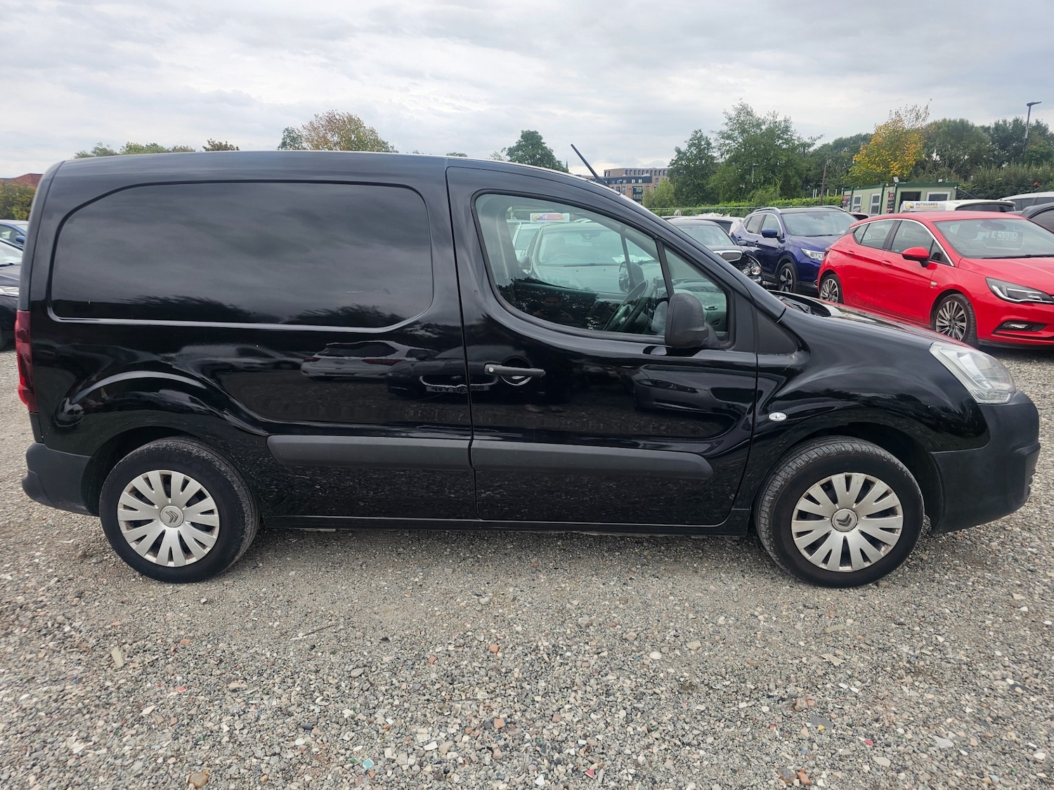 Used Citroen Berlingo 2017 for sale - 76098845: Photo 2