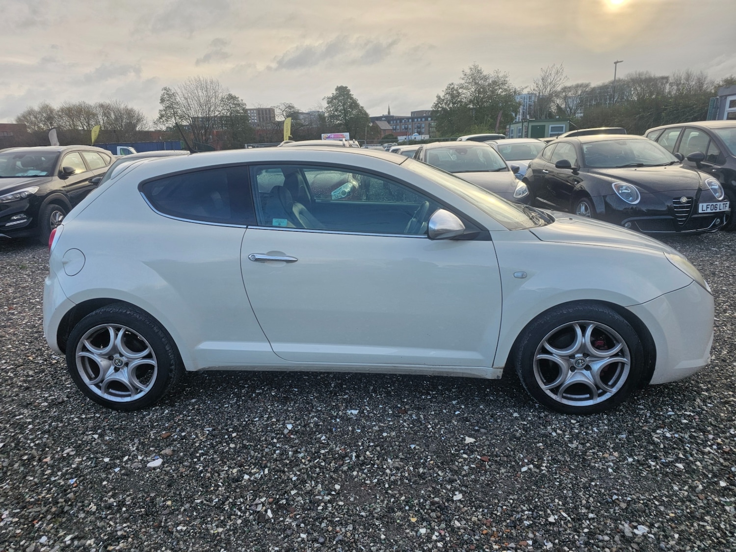 Used Alfa Romeo MiTo 2010 for sale - 76626424: Photo 2