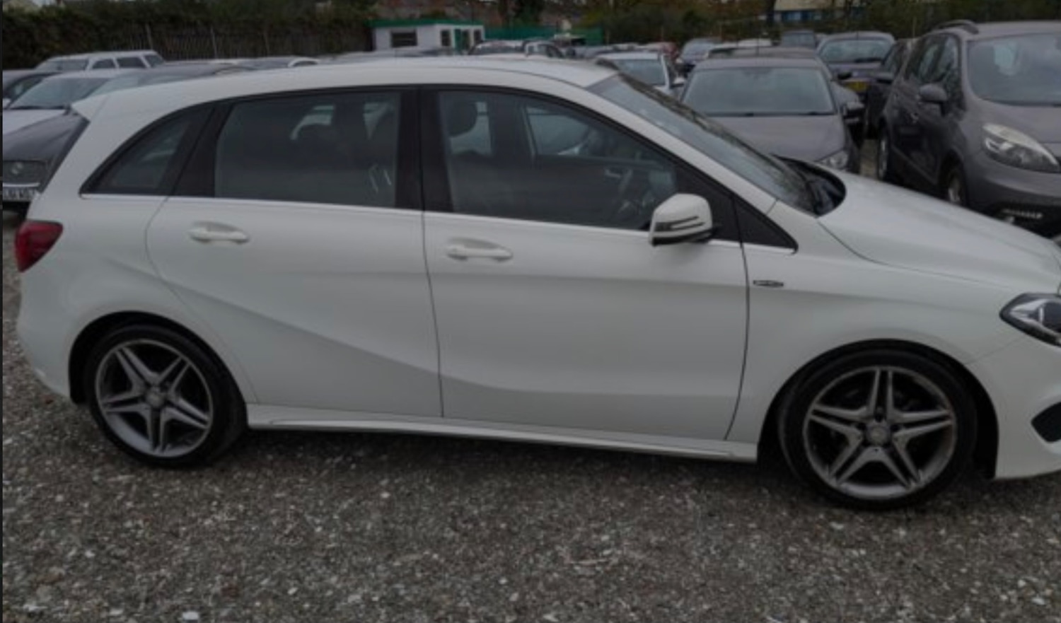 Used Mercedes-Benz B Class 2015 for sale - 76822025: Photo 2
