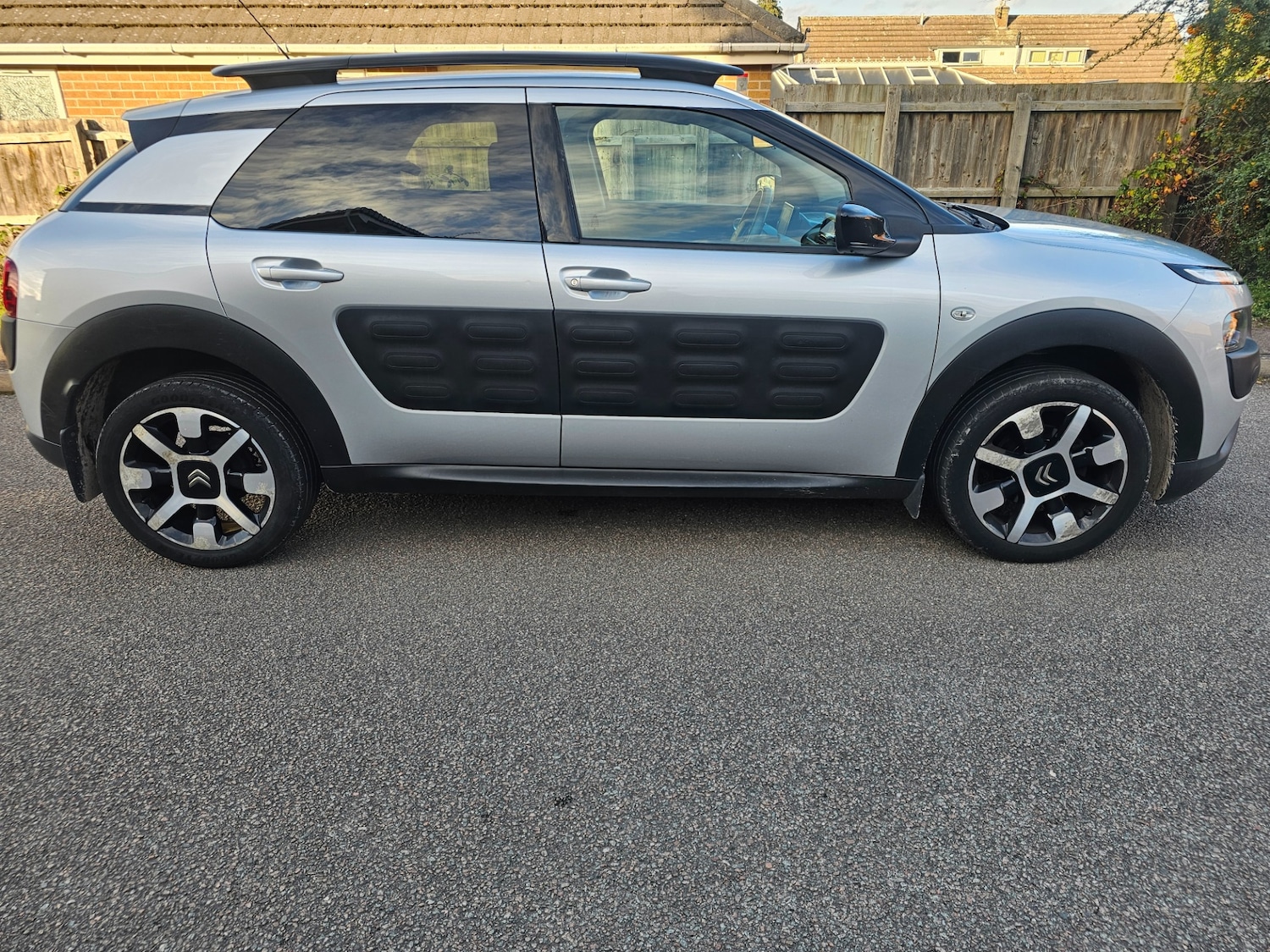 Used Citroen C4 Cactus 2016 for sale - 76452711: Photo 2