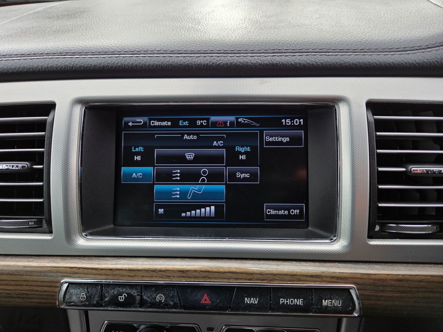 Used Jaguar XF 2012 for sale - 75235599: Photo 23