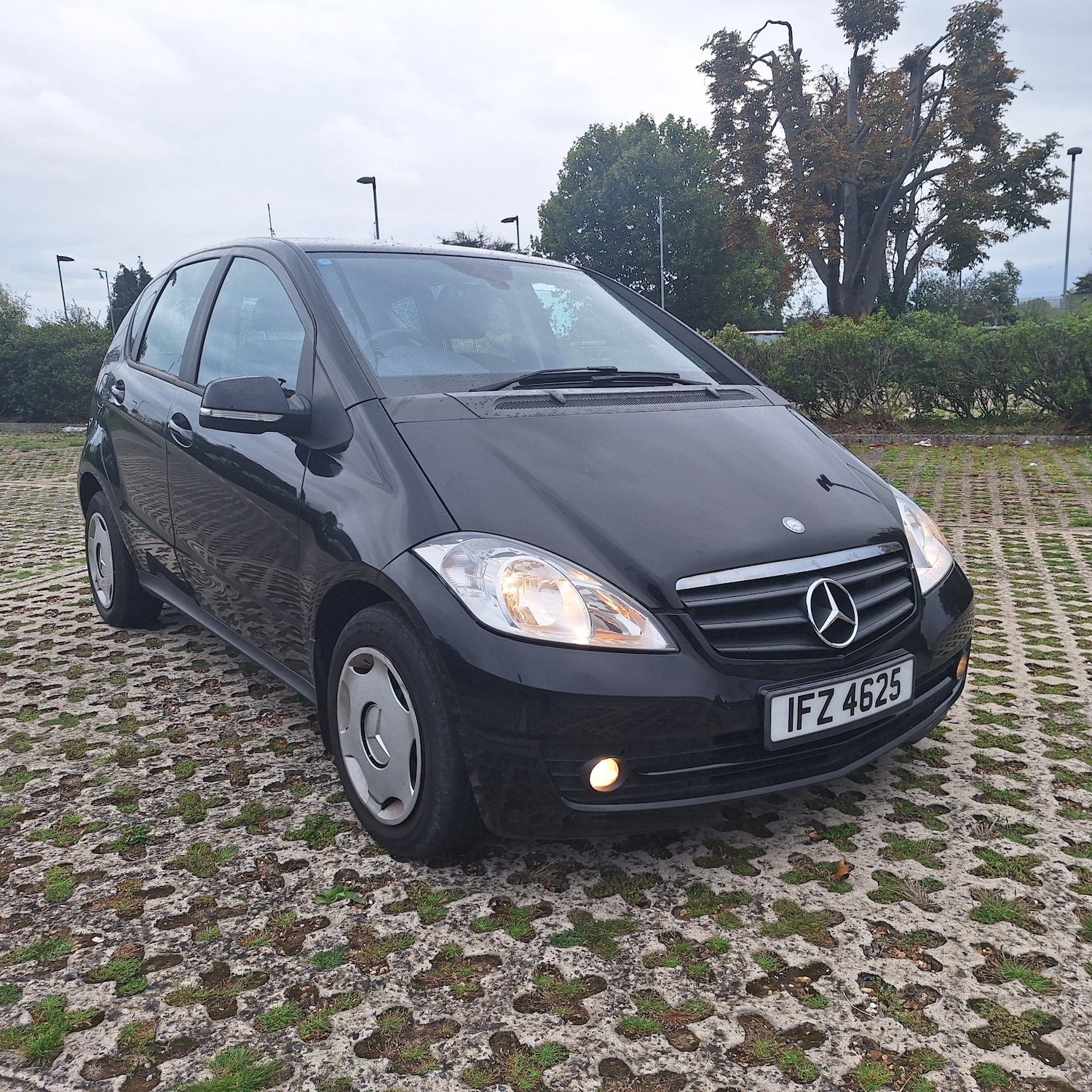 Used Mercedes-Benz A-Class 2012 for sale - 76018308: Photo 2