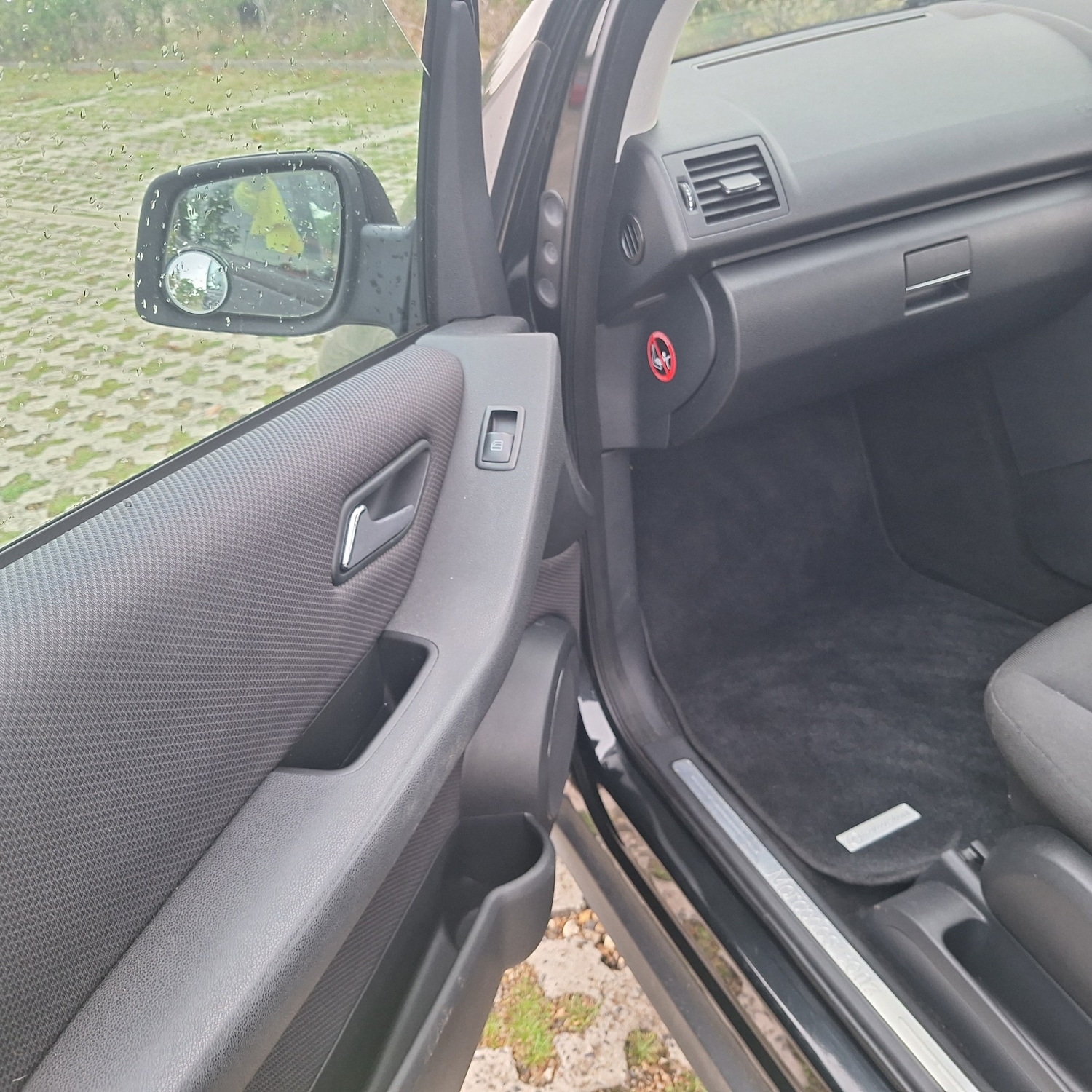 Used Mercedes-Benz A-Class 2012 for sale - 76018308: Photo 7
