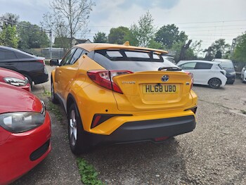 Used Toyota C-HR  for sale - 75368709: Photo