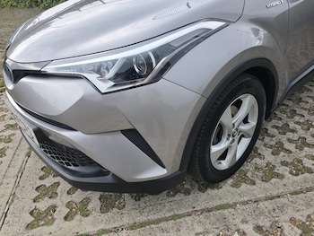 Used Toyota C-HR 2017 for sale - 75683605: Photo