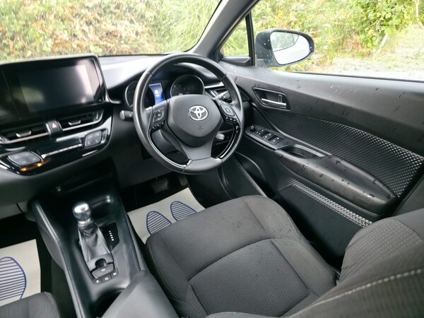 Used Toyota C-HR 2017 for sale - 75683605: Photo 6