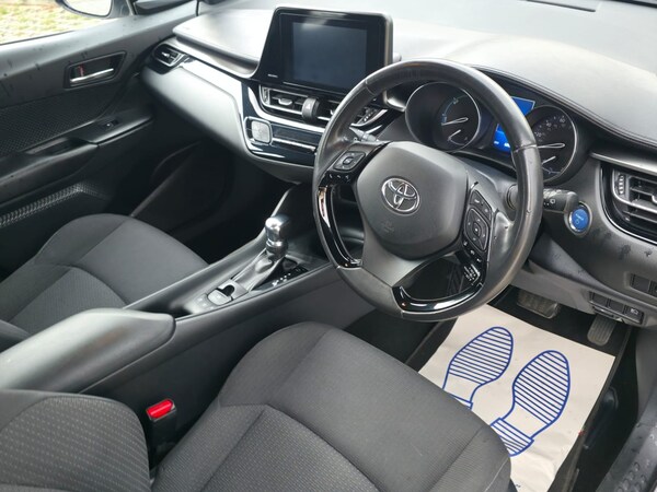 Used Toyota C-HR 2017 for sale - 75683605: Photo 8