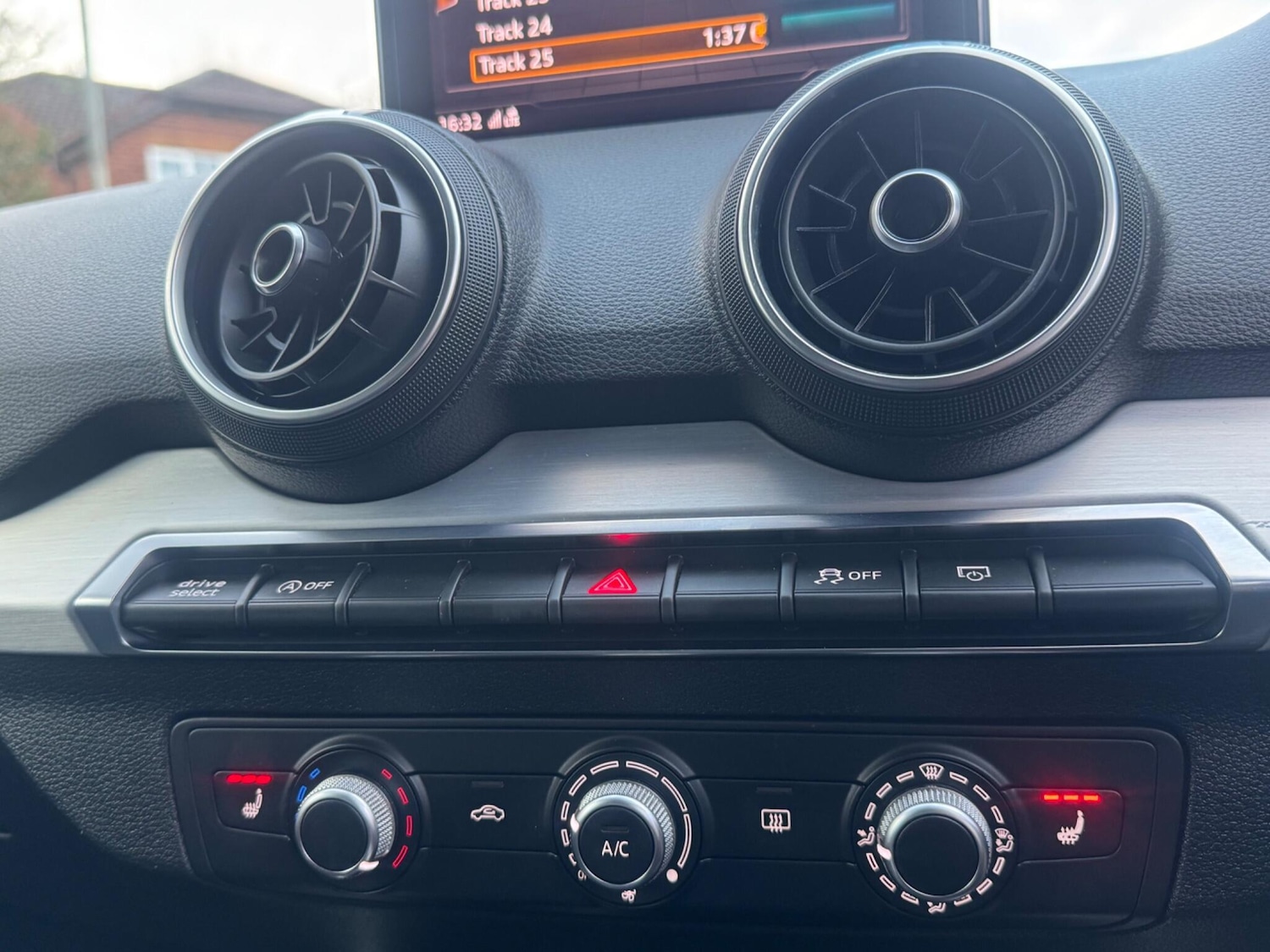 Used Audi Q2 for sale - 77633401: Photo 12