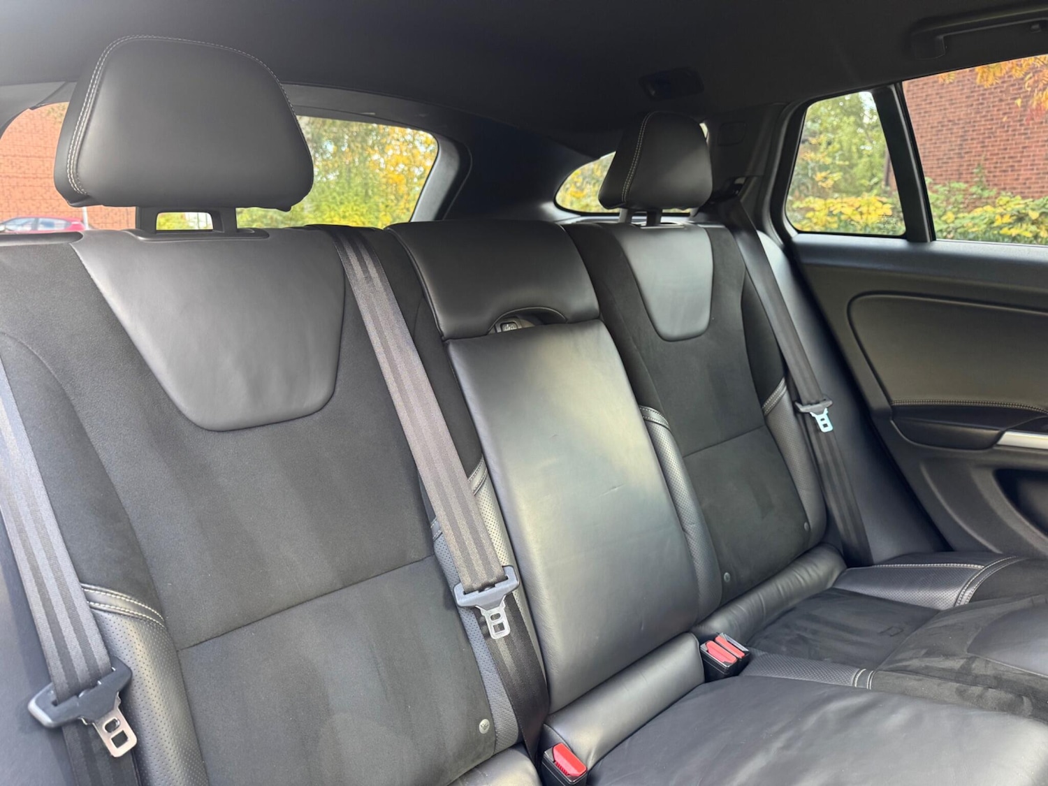 Used Volvo V60 2016 for sale - 76348773: Photo 11