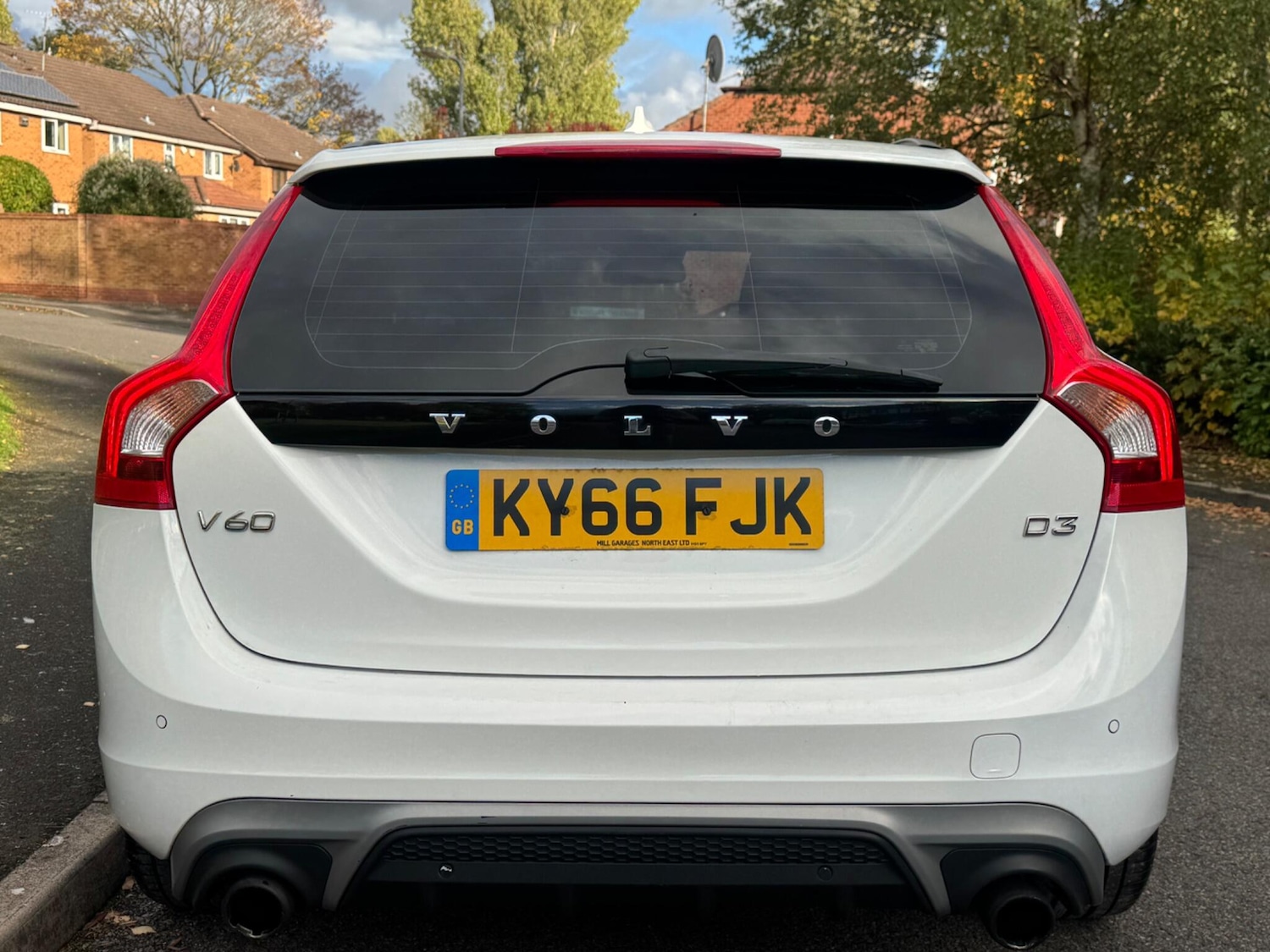 Used Volvo V60 2016 for sale - 76348773: Photo 15