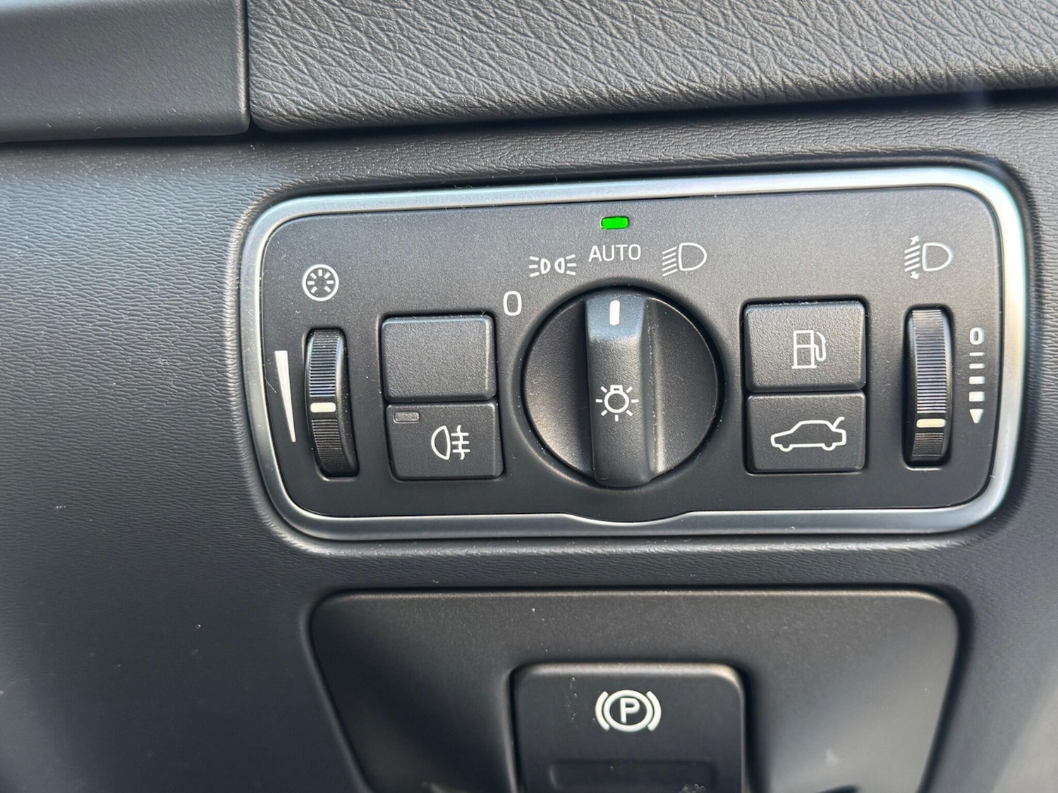 Used Volvo V60 2016 for sale - 76348773: Photo 18