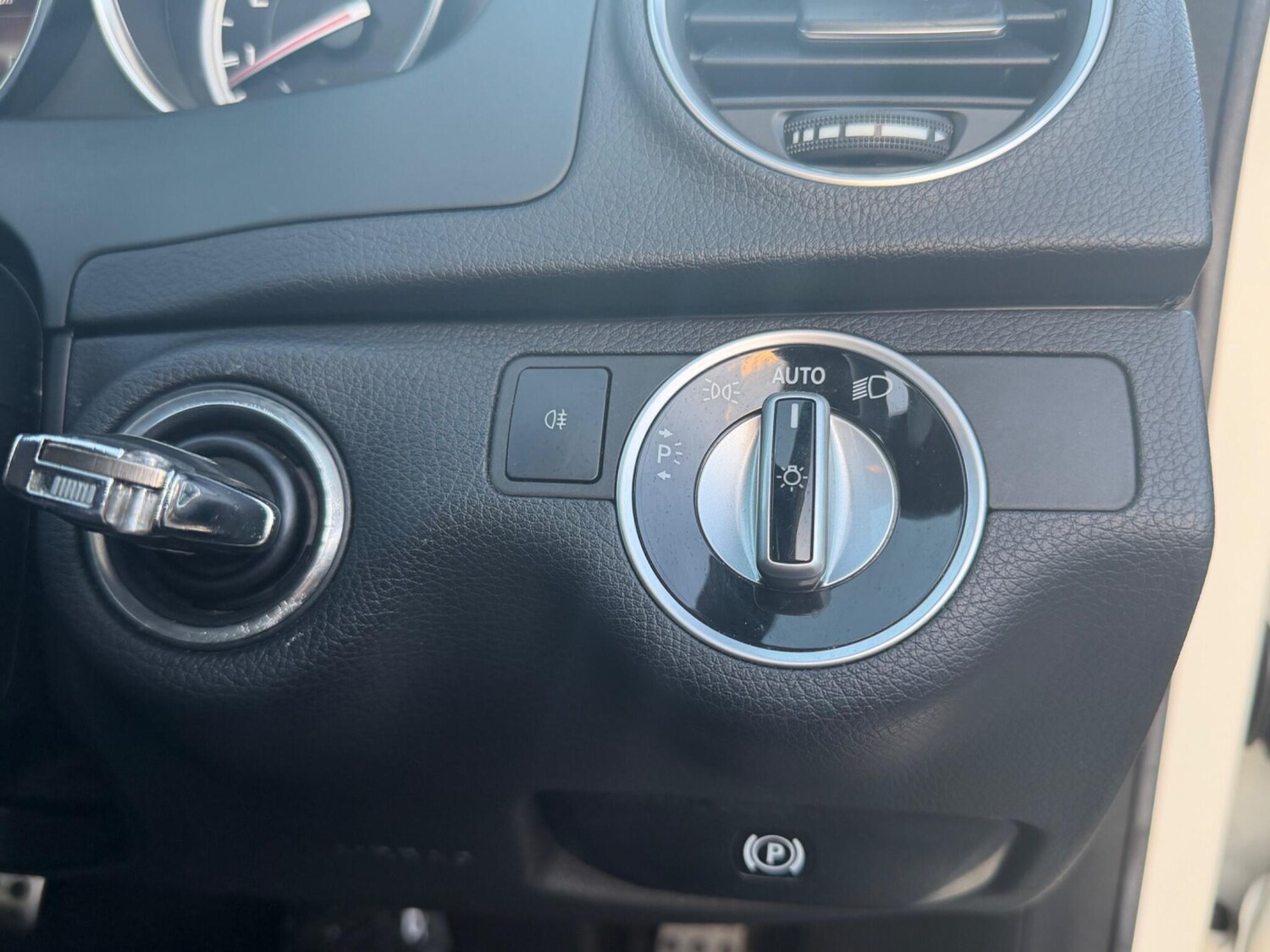 Used Mercedes-Benz C Class 2013 for sale - 78171354: Photo 23