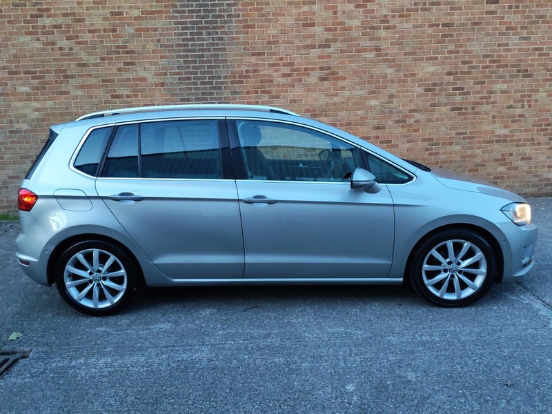Used Volkswagen Golf SV 2015 for sale - 76900070: Photo 2