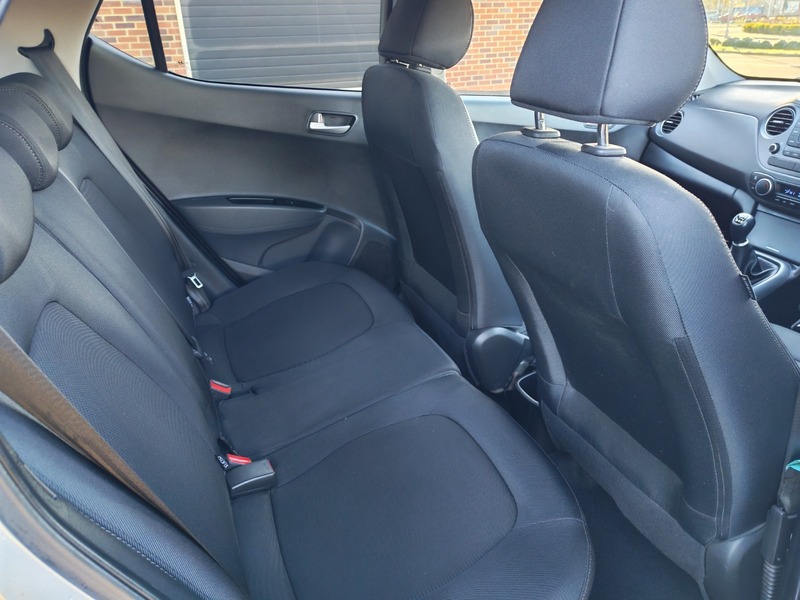 Used Hyundai i10 2018 for sale - 76896630: Photo 15