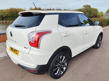Used Ssangyong Tivoli 2016 for sale - 76900064: Photo
