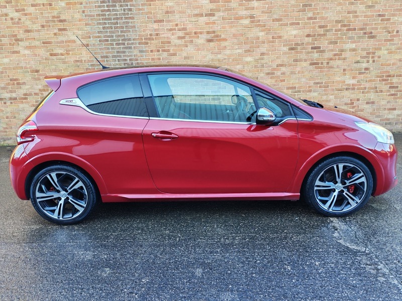 Used Peugeot 208 2015 for sale - 77200984: Photo 2