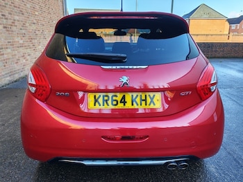 Used Peugeot 208 2015 for sale - 77200984: Photo