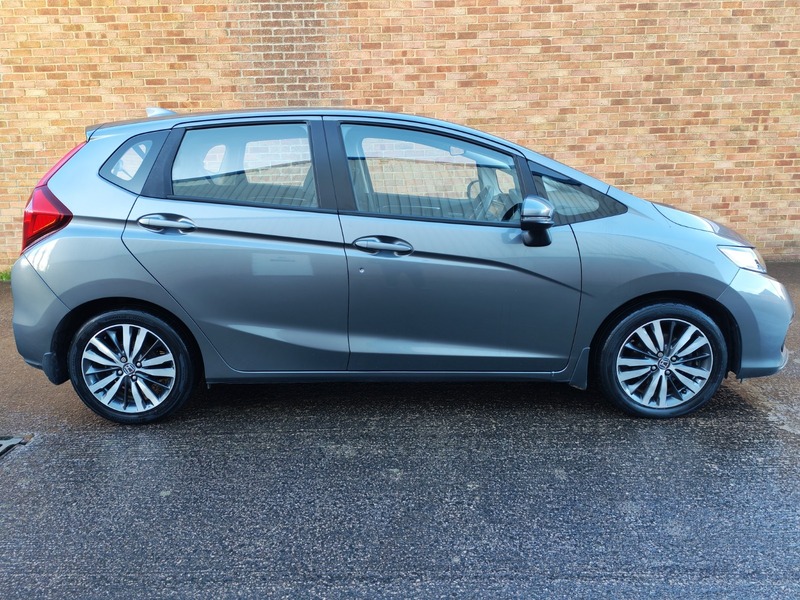 Used Honda Jazz 2018 for sale - 77342362: Photo 2