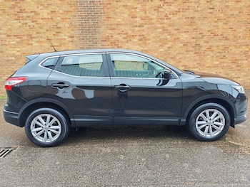 Used Nissan Qashqai 2017 for sale - 77342409: Photo