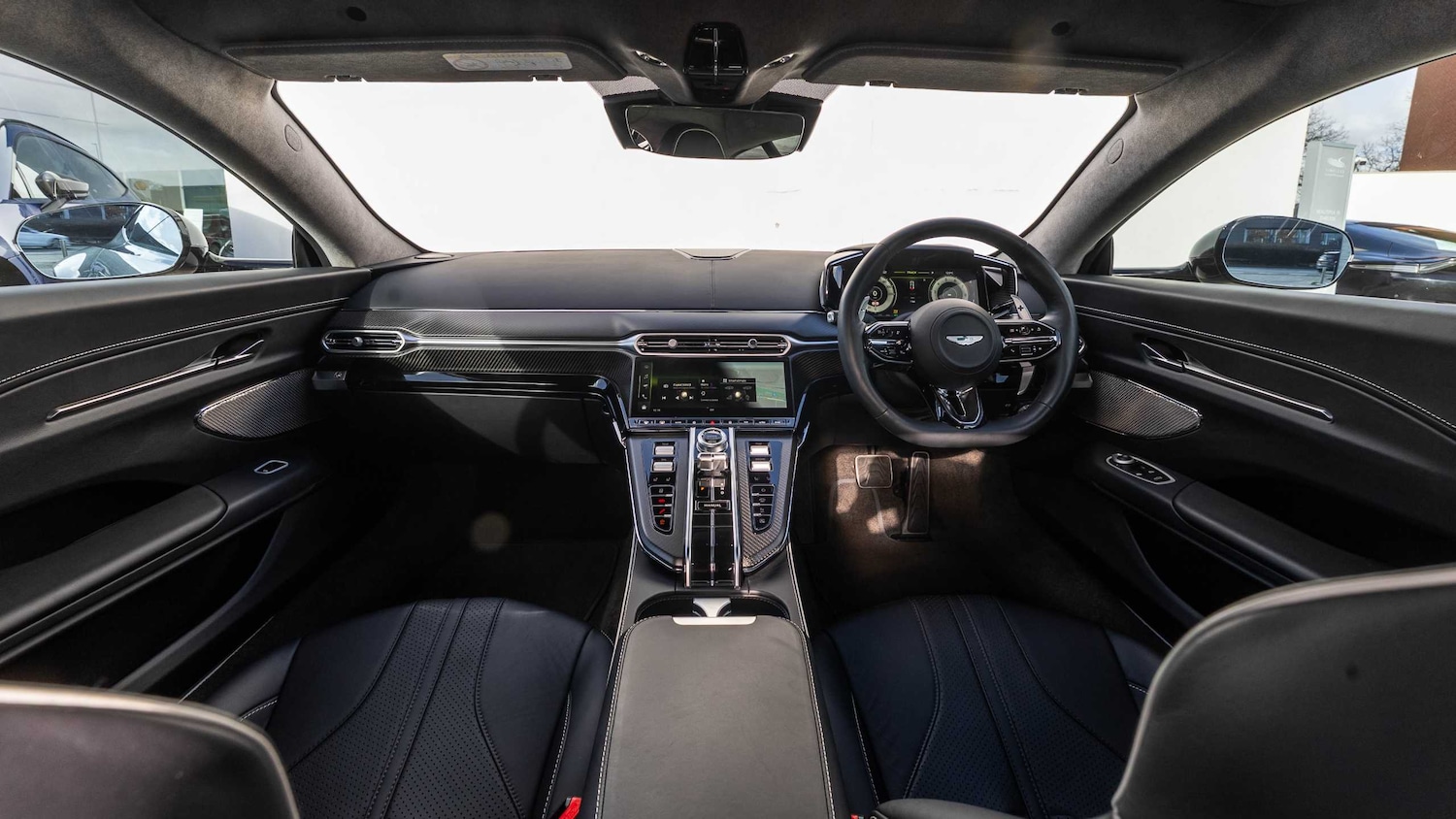 Used Aston Martin Vantage 2025 for sale - 77414499: Photo 11