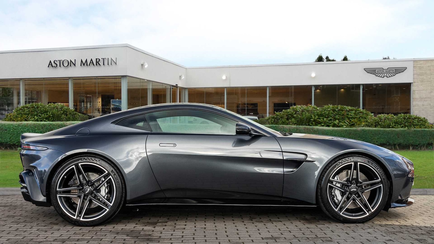 Used Aston Martin Vantage 2025 for sale - 77414499: Photo 15