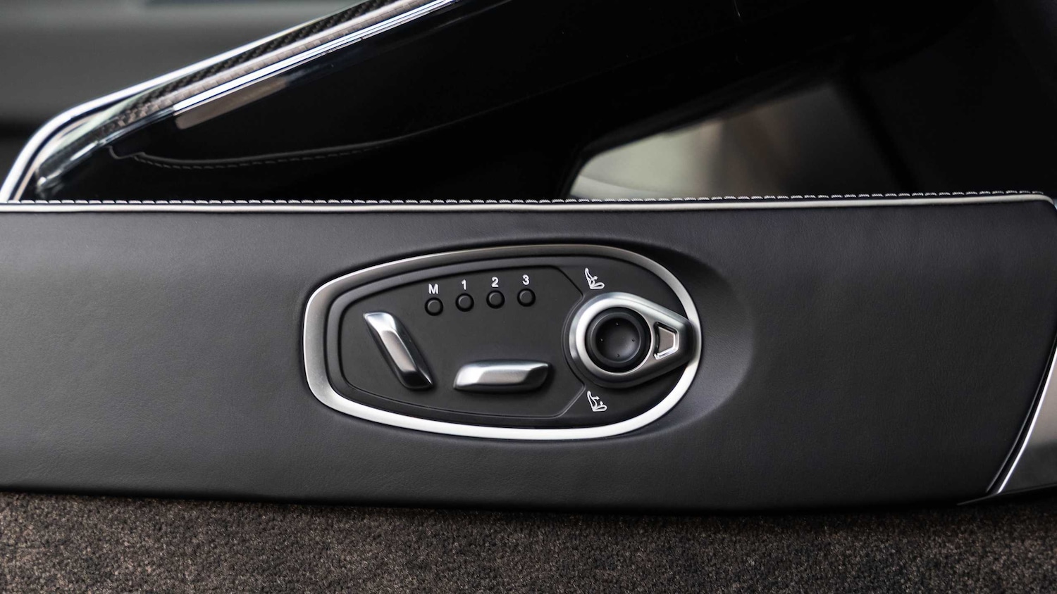 Used Aston Martin Vantage 2025 for sale - 77414499: Photo 23