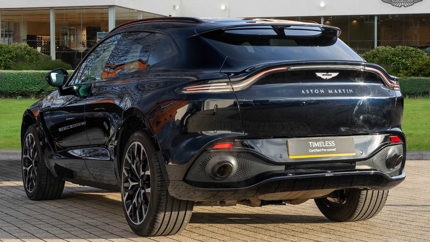 Used Aston Martin DBX 2022 for sale - 77282016: Photo 2