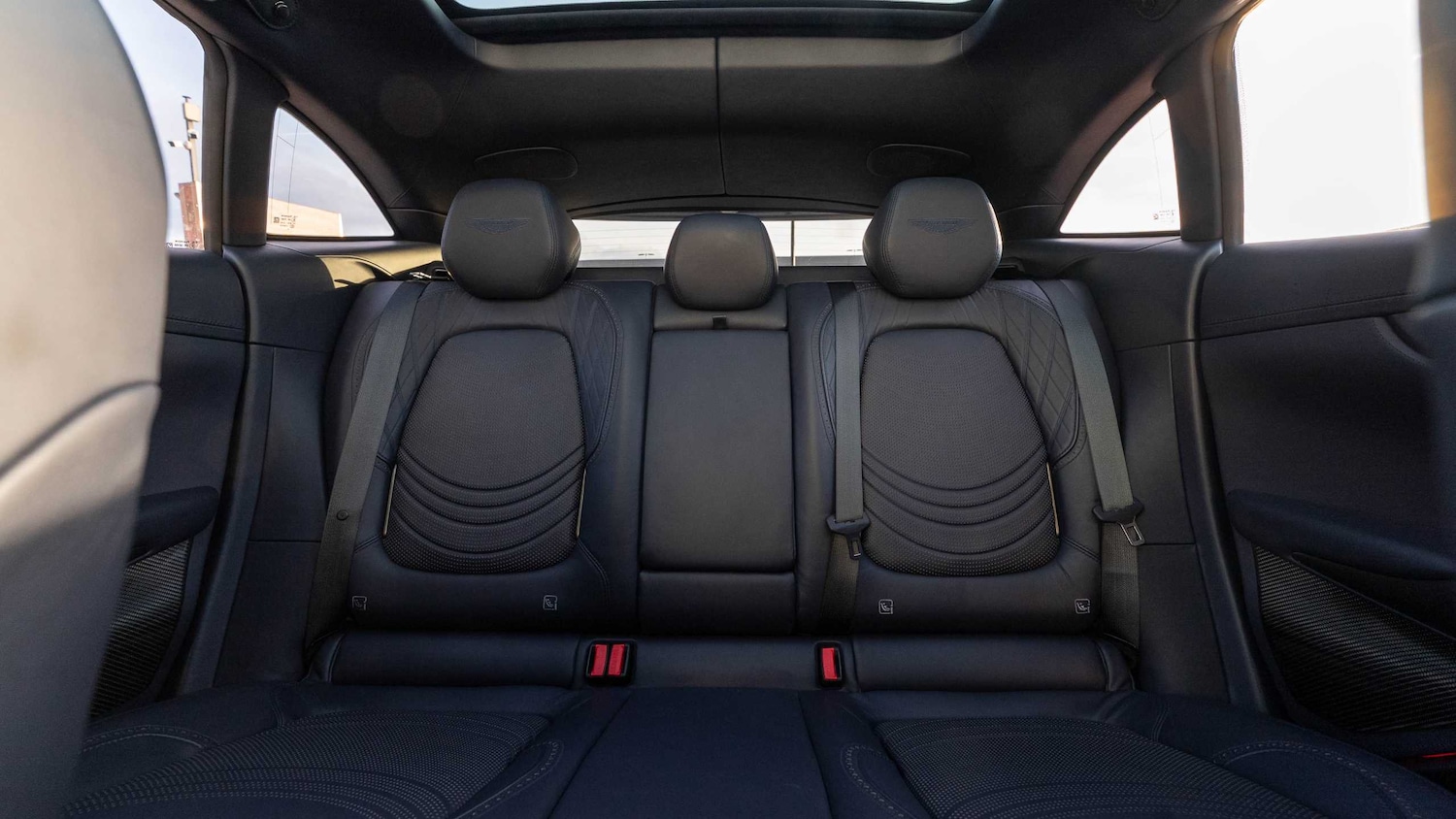 Used Aston Martin DBX 2022 for sale - 77282016: Photo 28