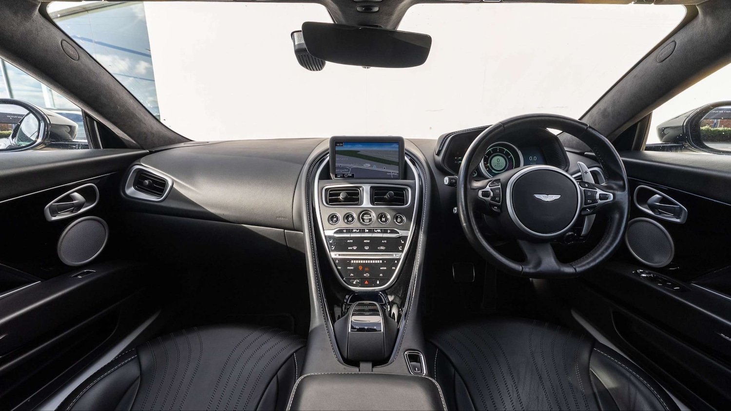 Used Aston Martin DB11 2021 for sale - 76390681: Photo 11