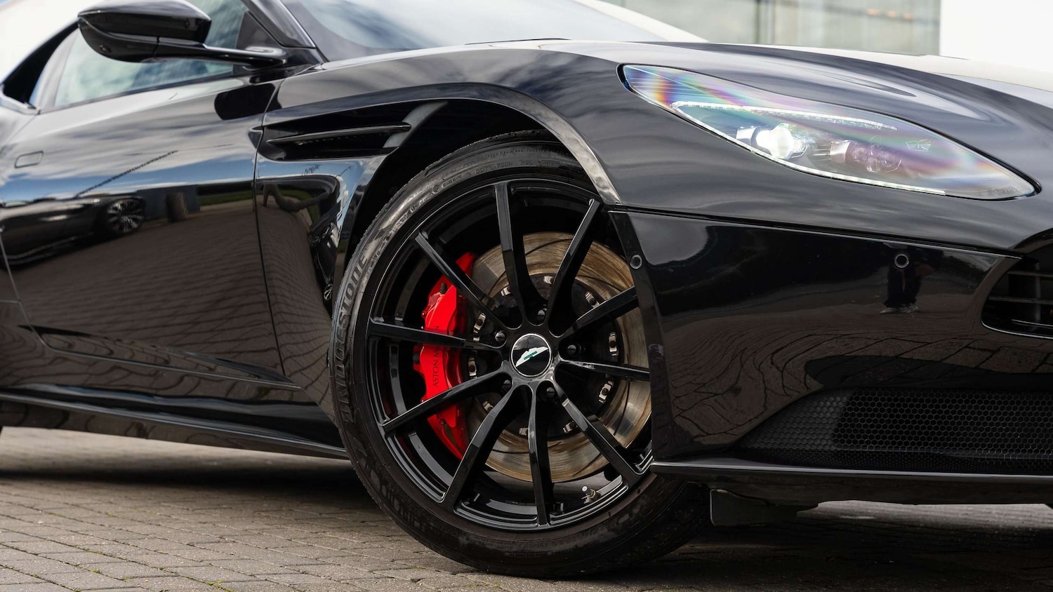 Used Aston Martin DB11 2021 for sale - 76390681: Photo 4