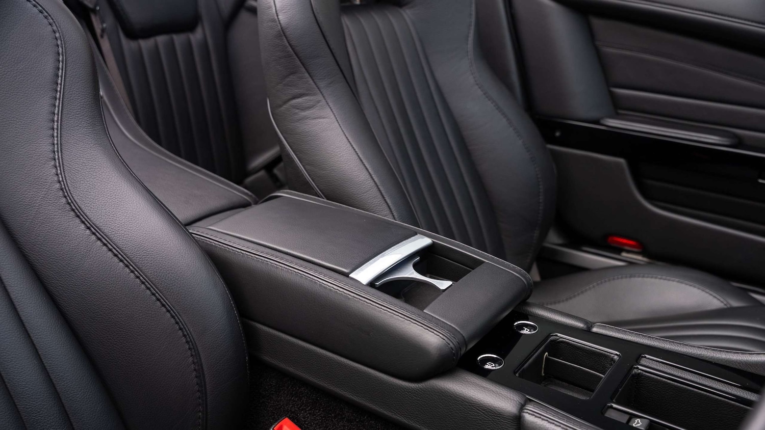 Used Aston Martin DB9 2017 for sale - 76827500: Photo 21