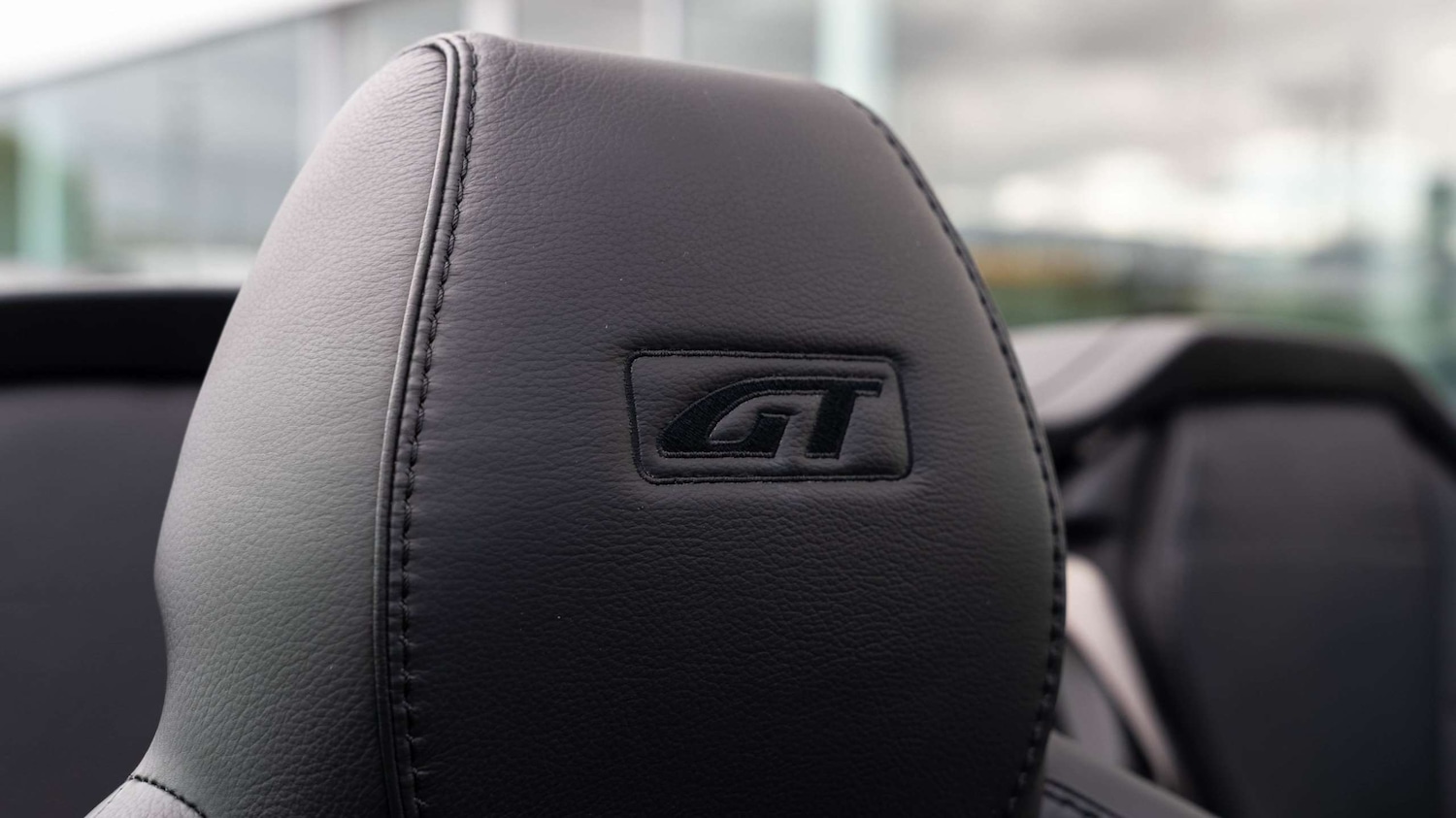 Used Aston Martin DB9 2017 for sale - 76827500: Photo 5