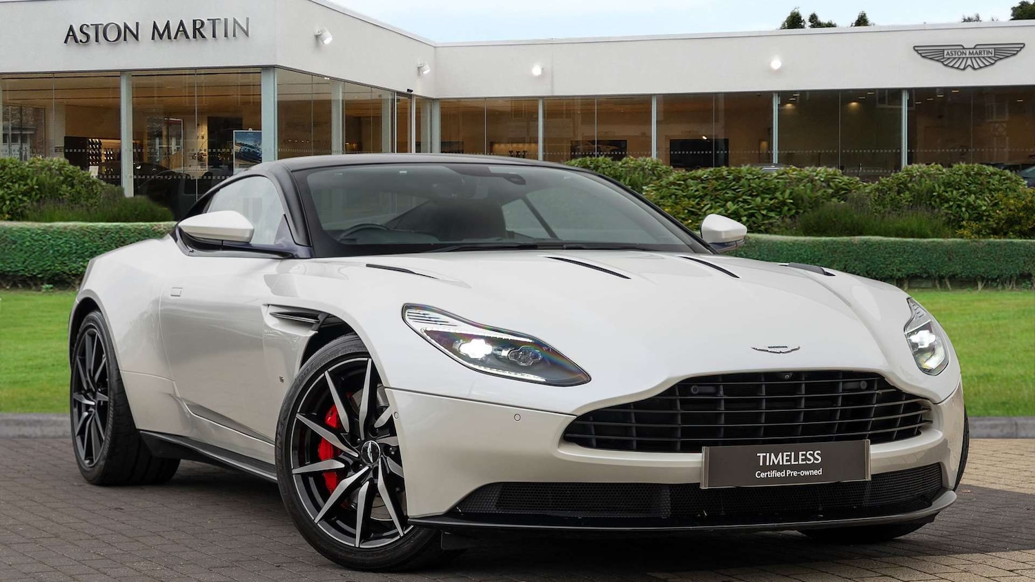 Used Aston Martin DB11 2017 for sale - 76705007: Photo 1