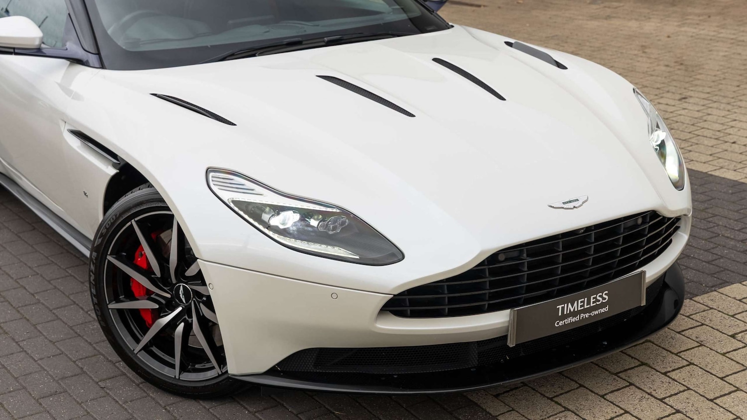 Used Aston Martin DB11 2017 for sale - 76705007: Photo 17
