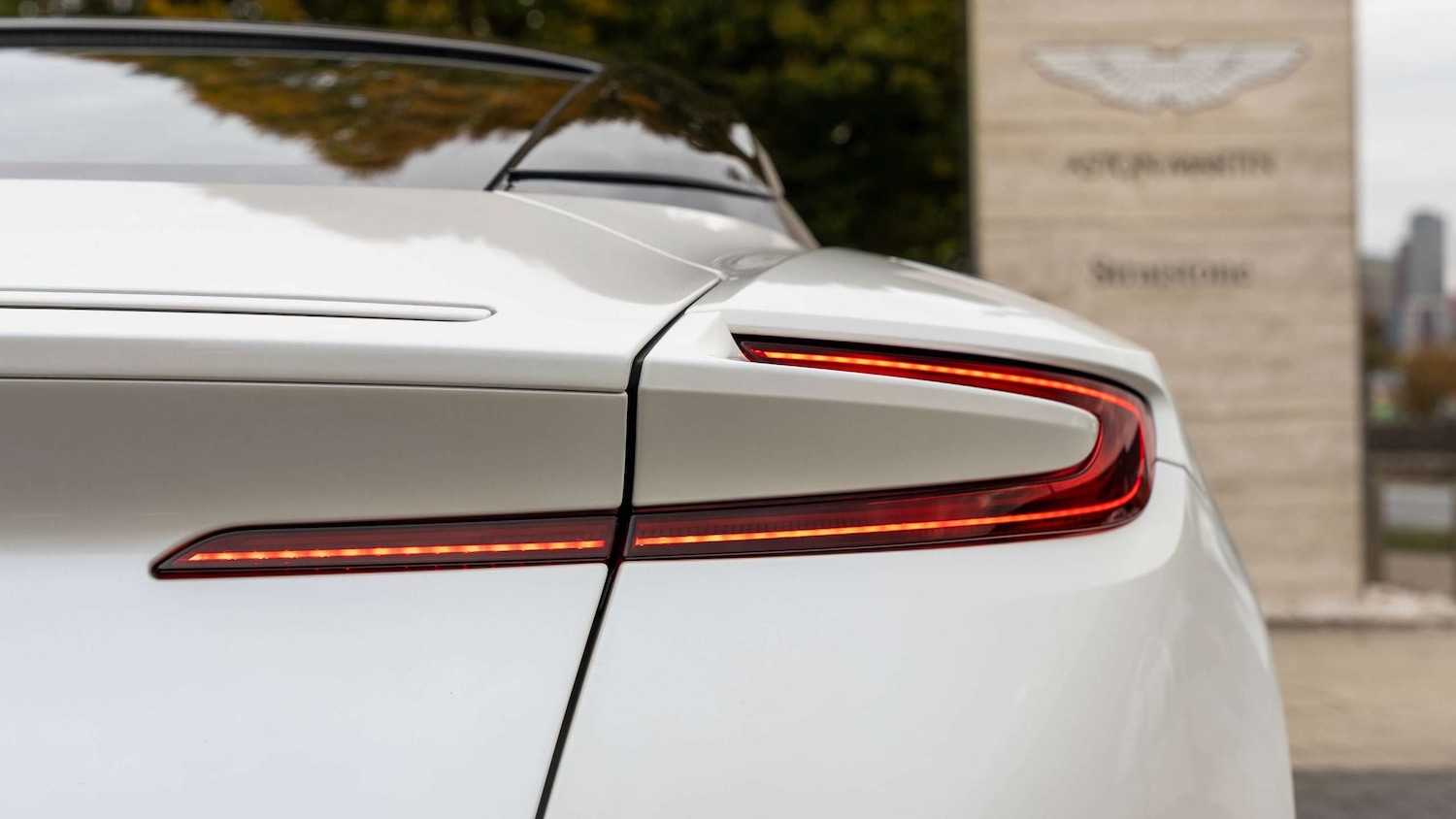 Used Aston Martin DB11 2017 for sale - 76705007: Photo 21