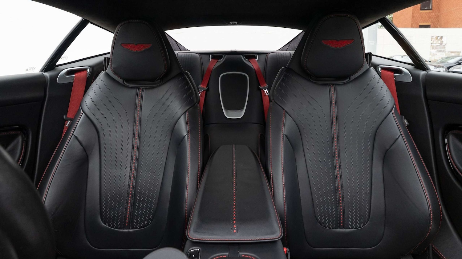 Used Aston Martin DB11 2017 for sale - 76705007: Photo 23