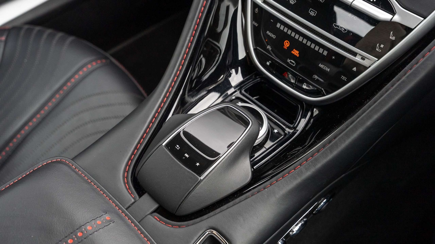 Used Aston Martin DB11 2017 for sale - 76705007: Photo 25