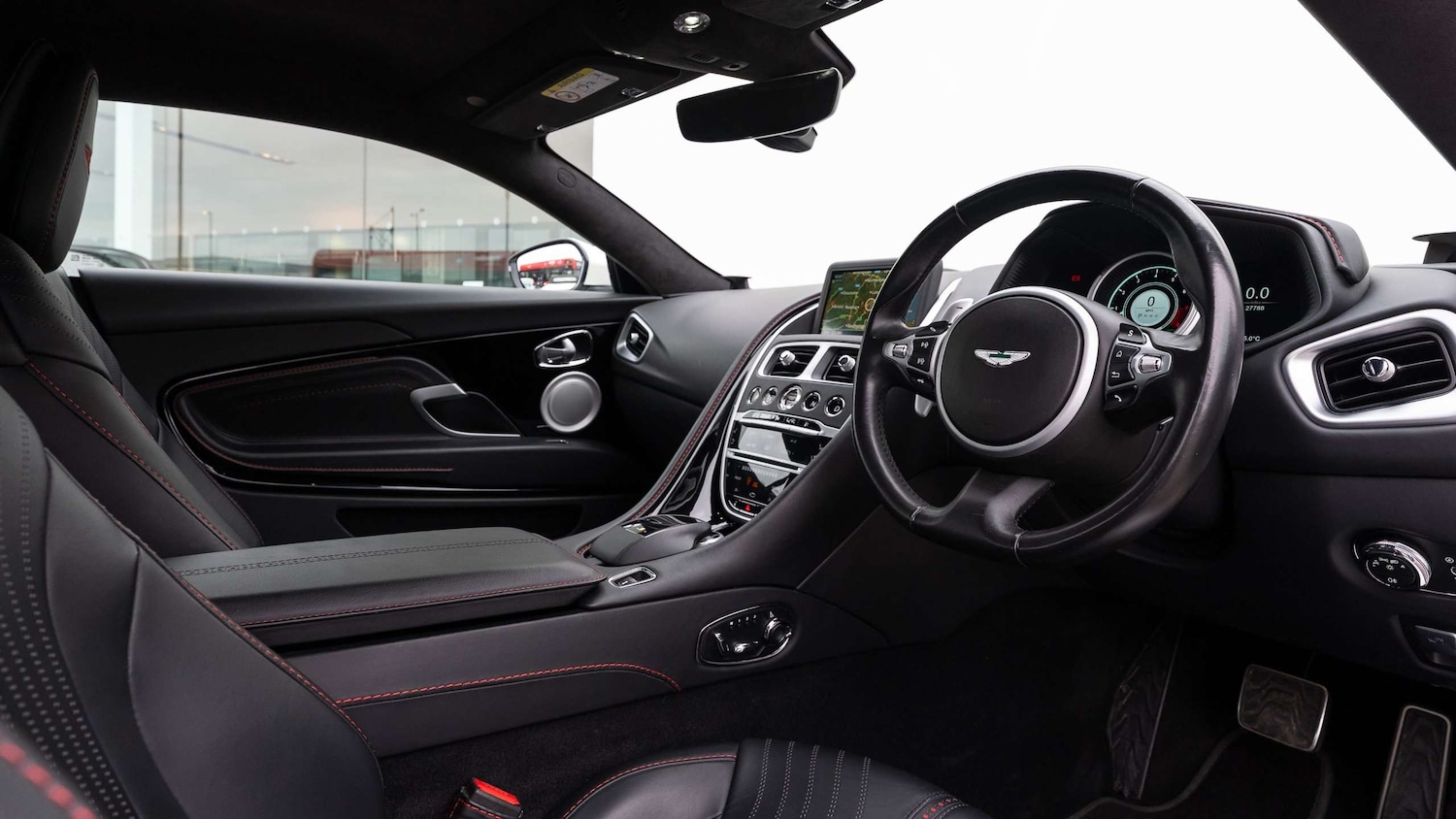 Used Aston Martin DB11 2017 for sale - 76705007: Photo 3